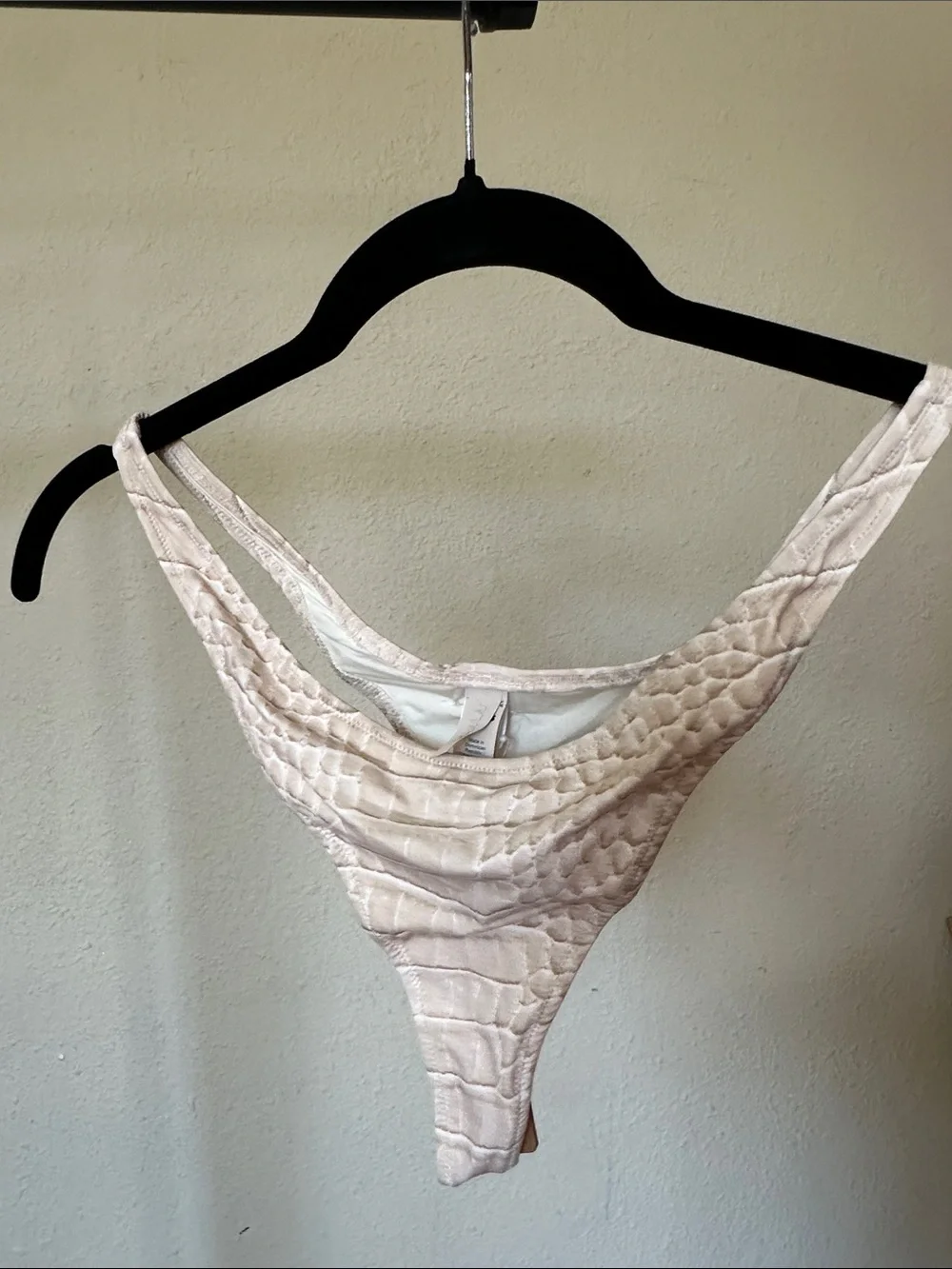 SKIMS Thong Bikini Bottom Size Egret crocodile print NWT
